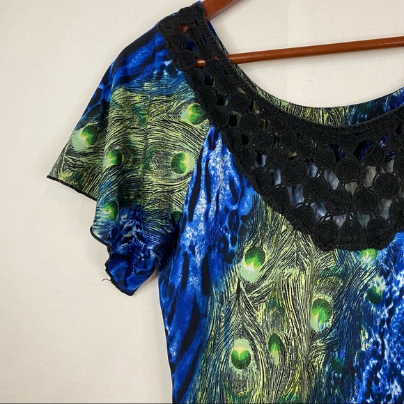 SUZIE COUTURE Short Sleeve Blouse Peacock Python Blue Green Crochet Size Small - Picture 3 of 9